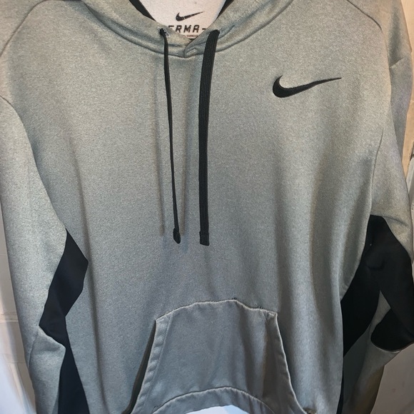 Nike Other - Nike therma fit sweater size LARGE